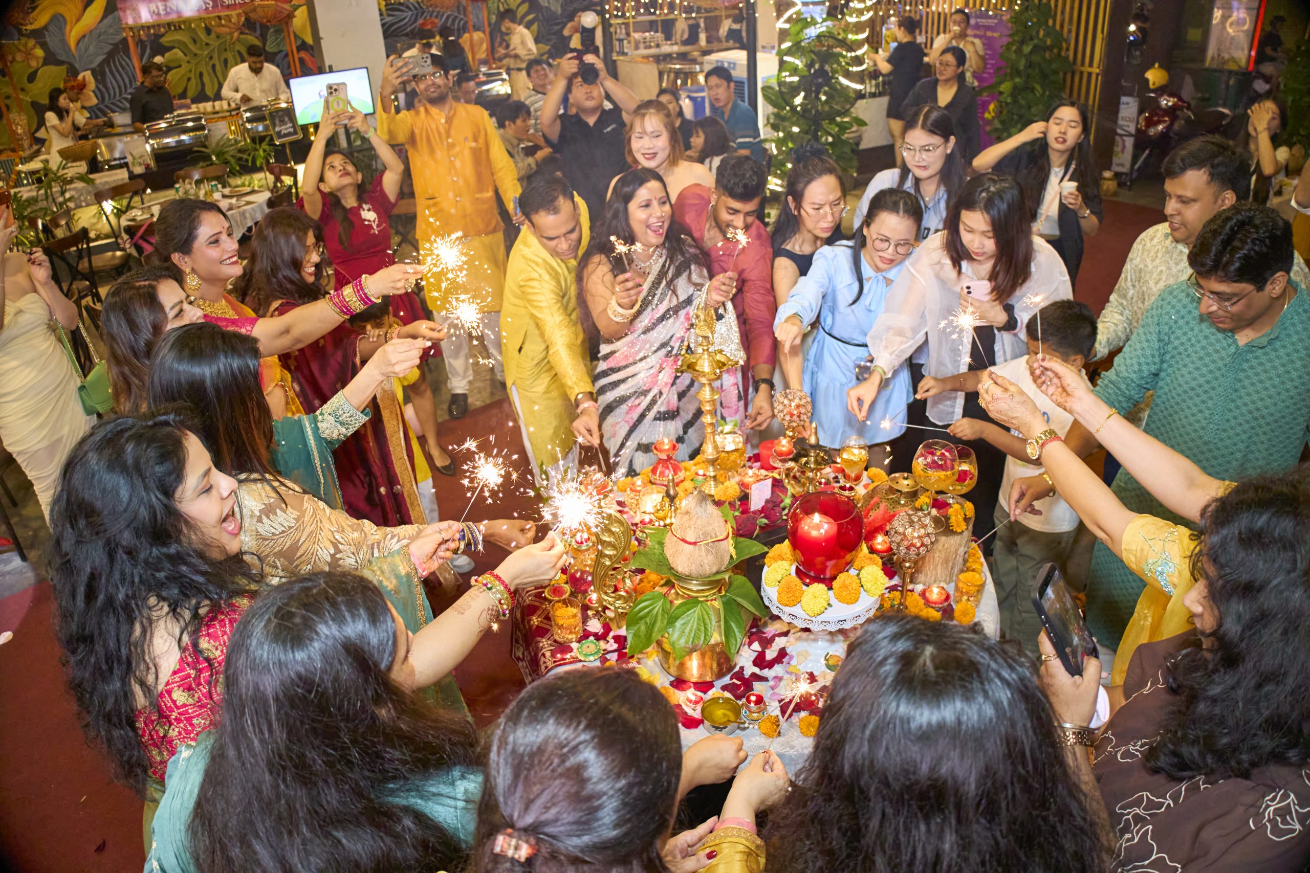 Nhà hàng Ấn độ Benaras lan tỏa tinh thần Lễ hội Ánh sáng Diwali khắp Việt Nam