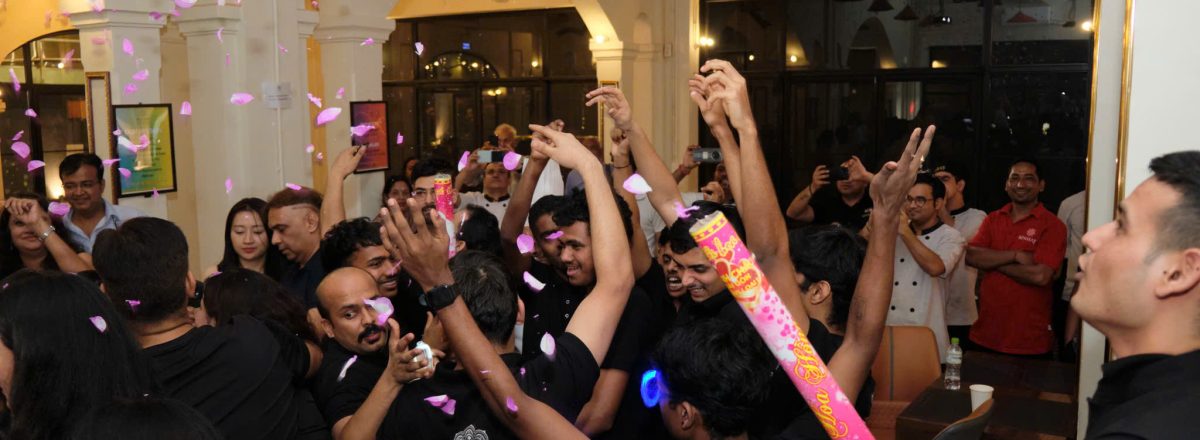 TỔ CHỨC TIỆC COUNTDOWN 2026 Ở ĐÂU ? – KHÁM PHÁ BOLLYWOOD BASH TẠI BENARAS VIỆT NAM!