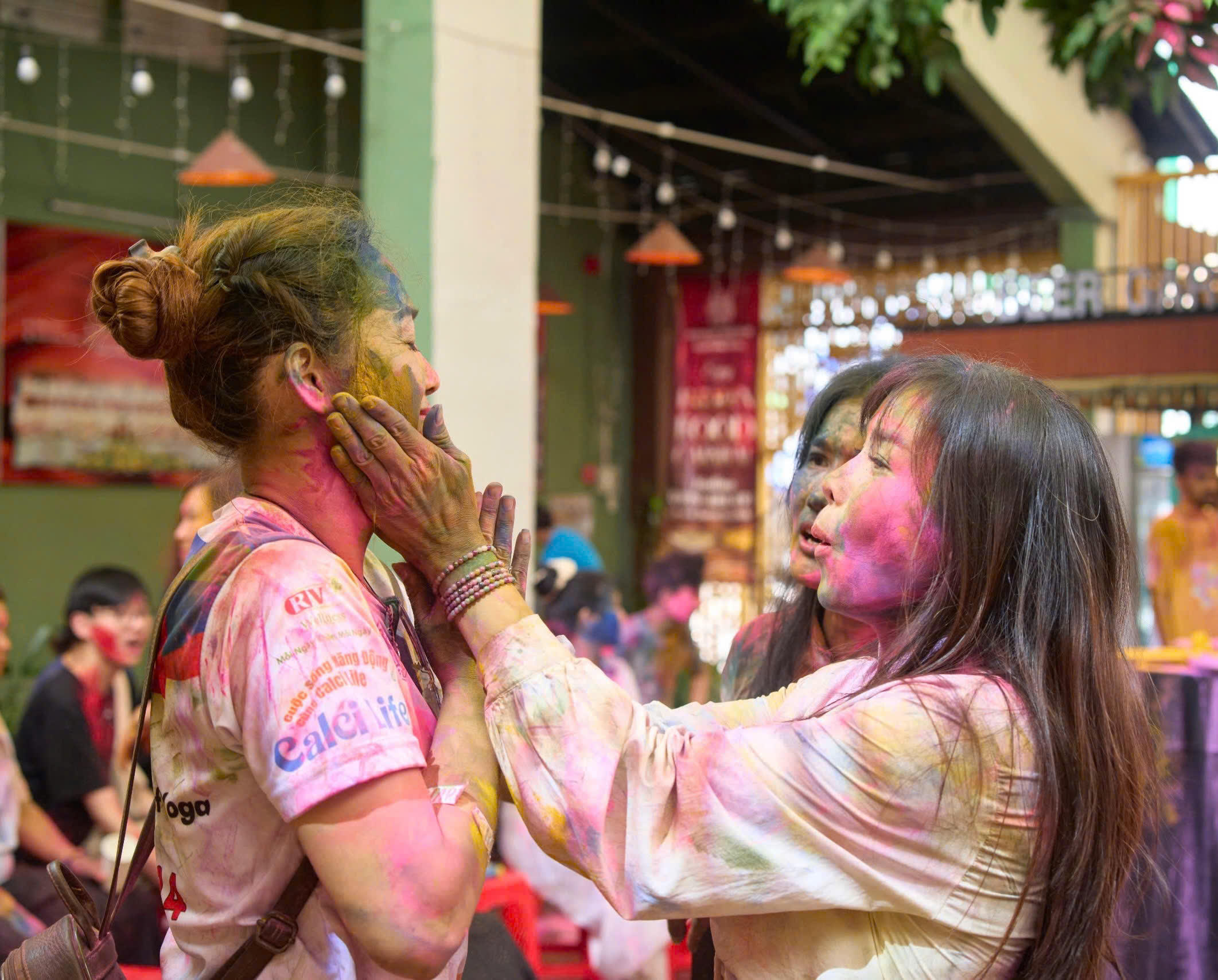 Lễ hội Holi sắc màu Ấn Độ do Benaras tổ chức tại Việt Nam