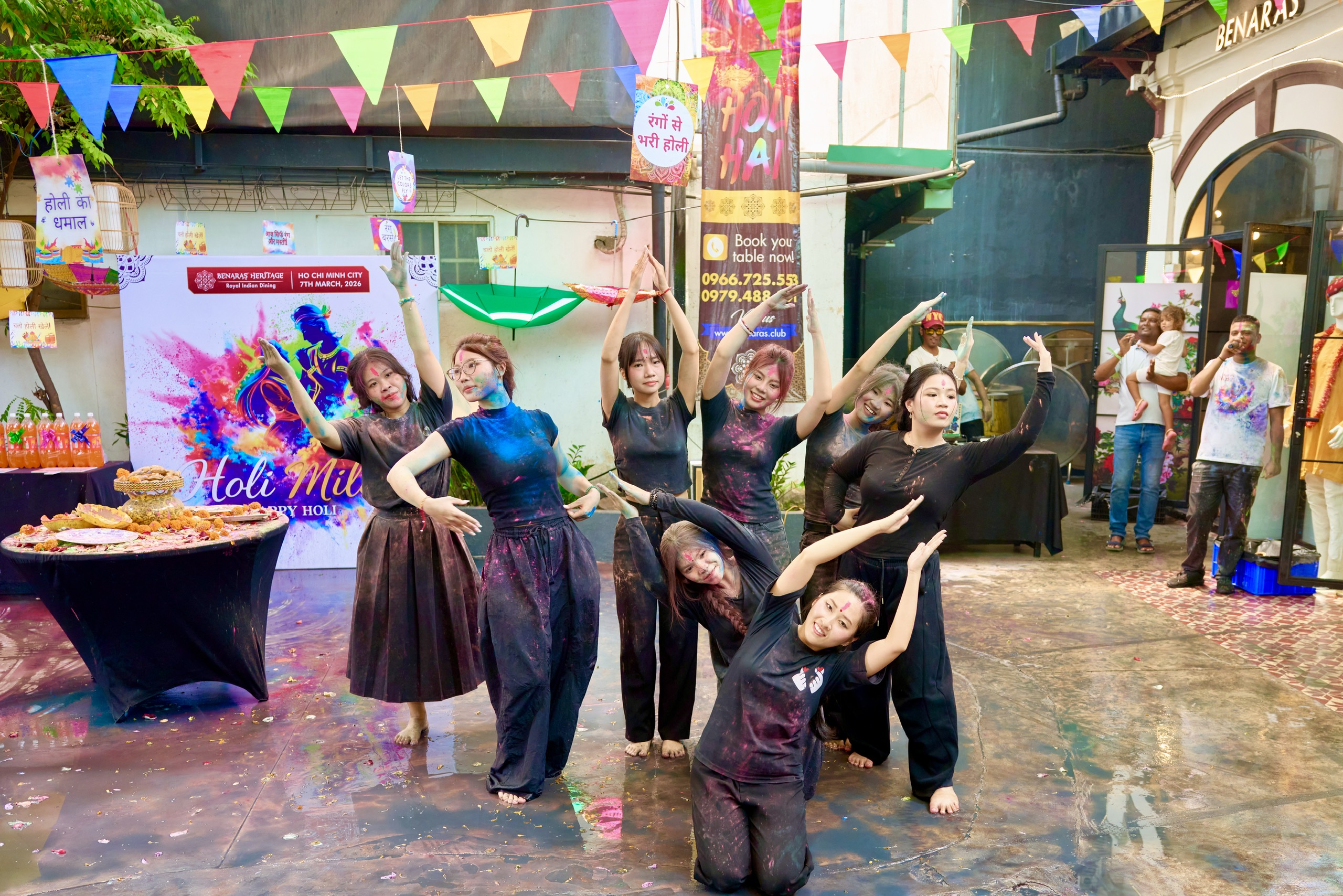 múa bollywood trong lễ hội holi milan 2026