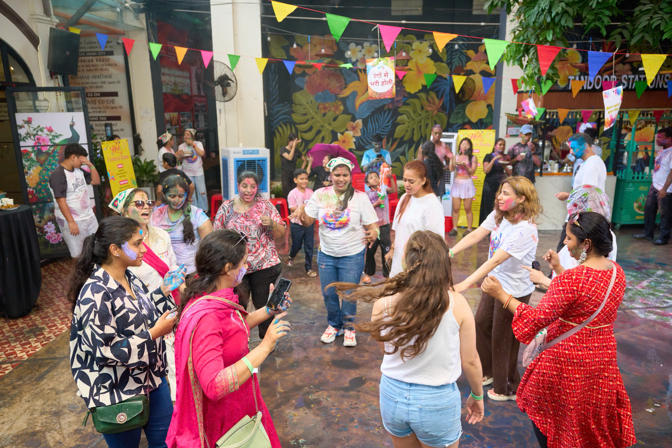 Lễ hội Holi Milan 2026 tại nhà hàng Ấn Độ Benaras